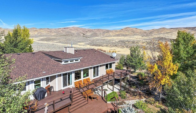 Camp Creek Ranch – Spacious Retreat on 43 Private Acres