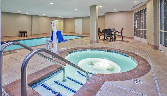 Candlewood Suites Indianapolis by IHG