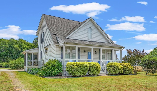 Capeville Cottage | Screened Porch, Game Room, King Suite, Big Yard & Pet Friendly Near Cape Charles