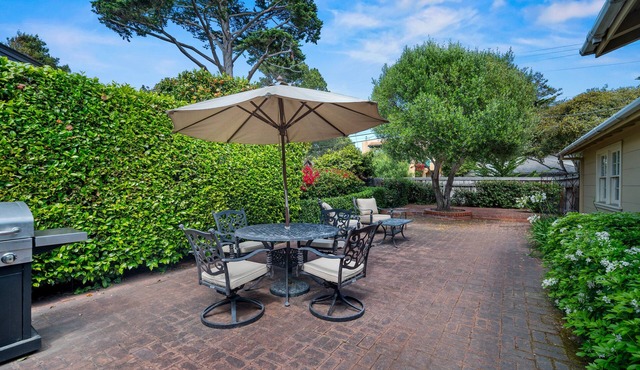 Carmelo del Sol - Carmel Home - Three blocks from the beach!