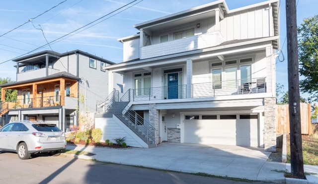 Casa Blanca: New 1 Bedroom Apartment in Quiet University Park Neighborhood
