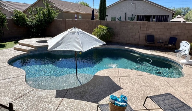Casa de Cactus w/private pool and hot tub