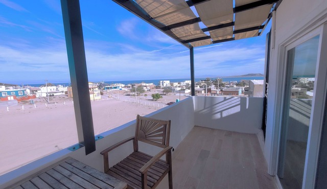 -CASA SEA ESTA- Ocean Views & Rooftop Deck