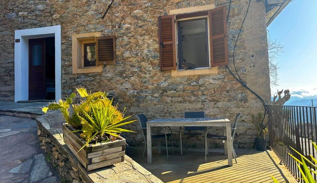 Caserna – Appartement dans maison de village corse
