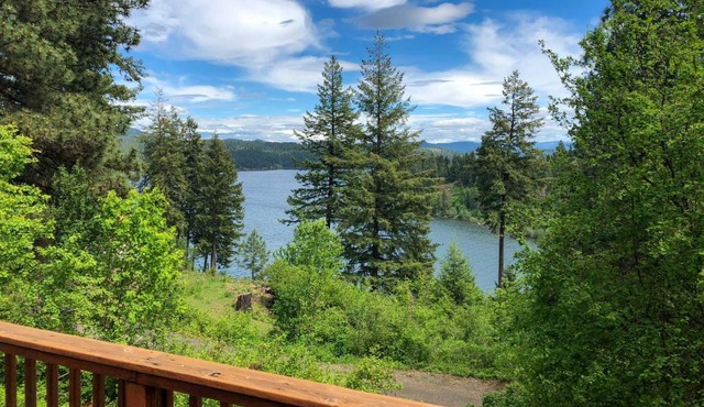 Cave Bay Vacation Rental w/Game Room!