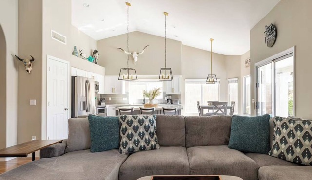 Cave Creek Gem - Heated Pool