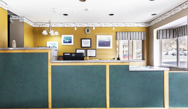 Cedar Valley Inn
