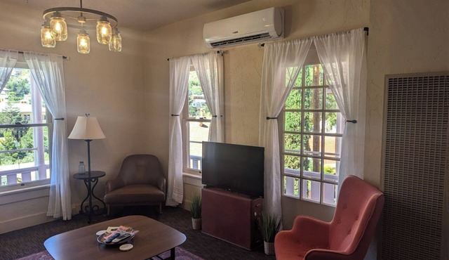 Central Location and Spectacular Views - Unit 3!