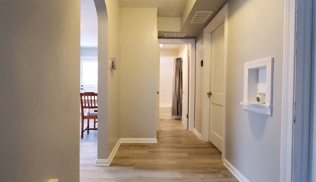 Central Louisville Gem – King Size Bed