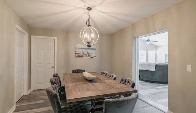 Central Melb Accessible 5bd/3ba Pool-Sleeps 14!