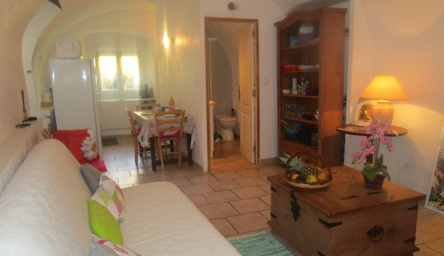 Charming little F2 in the heart of the village