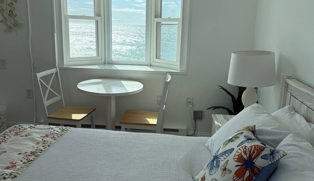 Charming 1-bedroom hotel in enchanting Westerly with a beautiful ocean view