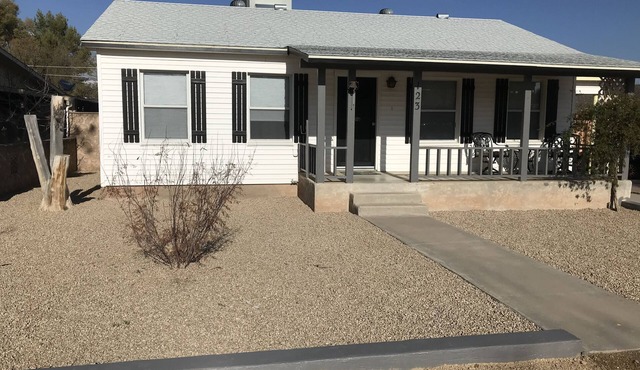 Charming 2 bedroom 1 bath home