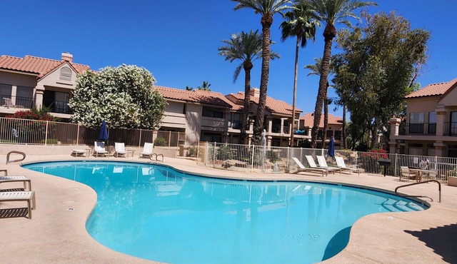 Charming 2-bedroom condo with WiFi, AC in brilliant Scottsdale