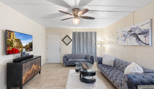 Charming 2-bedroom condo with Pools and AC in superb Scottsdale