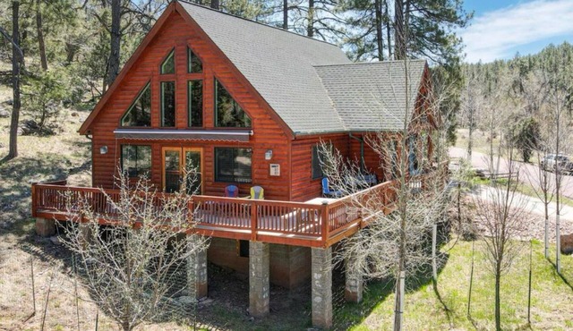 Charming 3-bedroom cabin house with WiFi and AC in lovely Christopher Creek