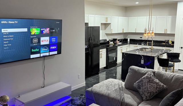 Charming 3-bedroom house with WiFi and AC in lovely Arizona City
