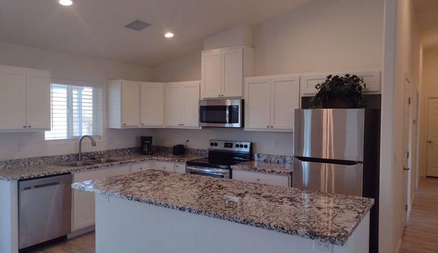 Charming 3-bedroom house with Mountain Views in Queen Creek, AZ