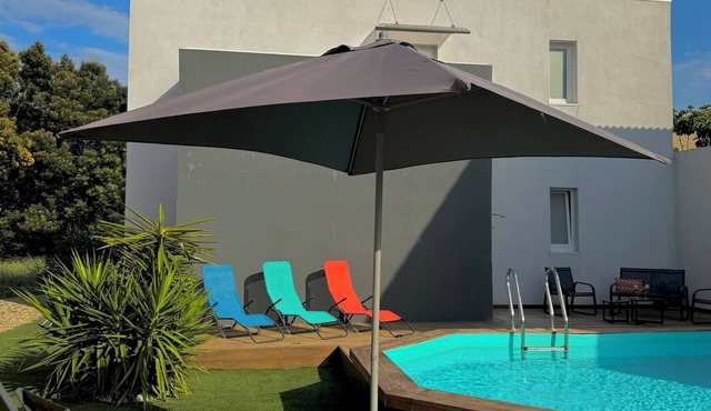 Charming Bas de villa beach walking natural site