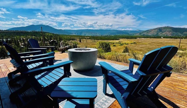 Charming Cabin : Fire Pit, Hot Tub, Views & Vibes