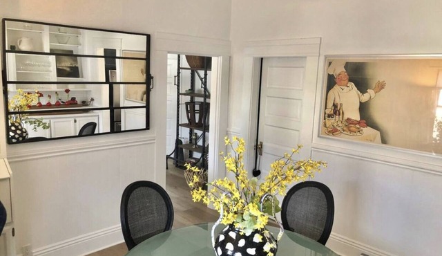 Charming Downtown Napa Cottage.walk everywhere!
