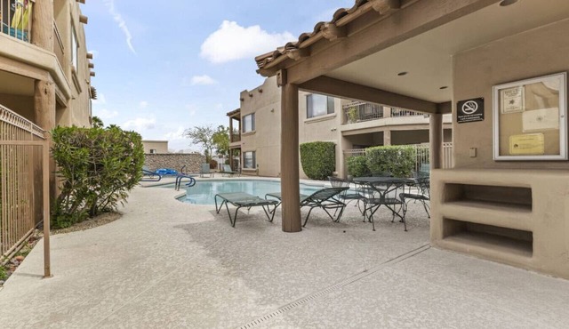 Charming Ground-Level Condo Near Dining, Park & Trails With Pool & Hot Tub