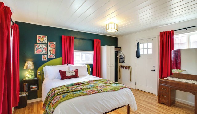 Charming & Historic! Spokane Apt Near Dtwn