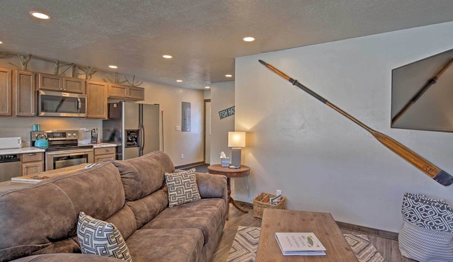Charming Home - 1 Mi to Yellowstone National Park!
