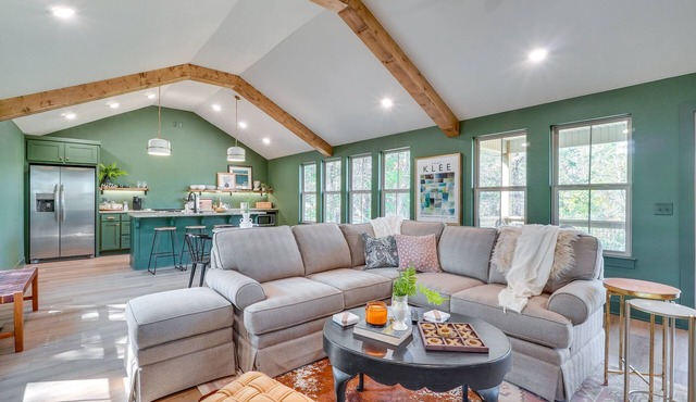 Charming Lakeside 2-bedroom house in beautiful Eagle Rock in Eagle Rock