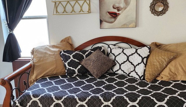 Charming Mini Studio in lovely East Mesa, AC, WiFi and more