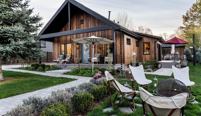 Charming mountain modern 3 brm/2 bath home in Midway, UT, with deck/yard.