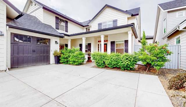 Charming North End Farmhouse Near Foothills