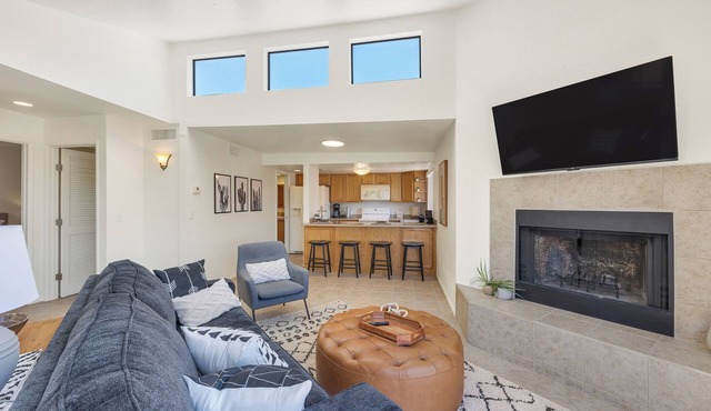 Charming one bedroom in a gated community near Sabino Canyon with heated pool.