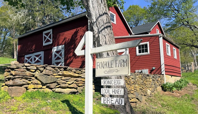 Charming, private 2-bedroom cottage on classic New England farm in Washington CT
