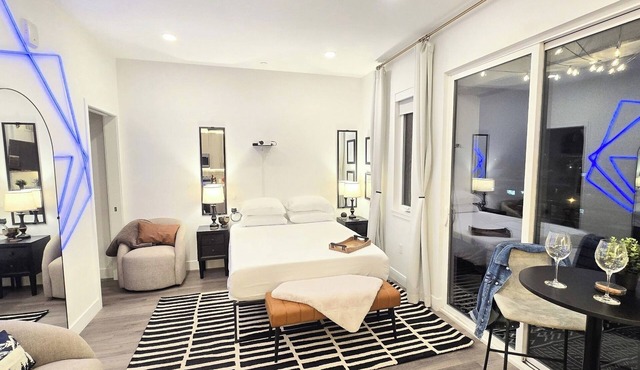 Charming private - Only 15 Minutes from Red Rocks & Amphitheatre.