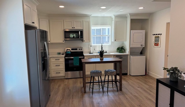 Charming, quiet cottage in Pleasant Hill