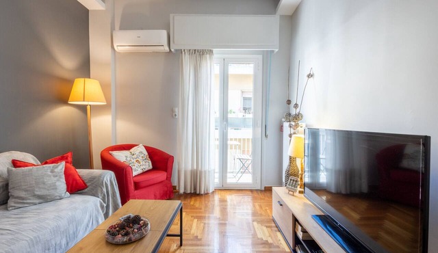 Charming Retreat Below the Acropolis