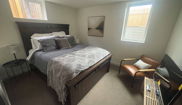 Charming, Spacious 5-bedroom house with amenities in vibrant Denver