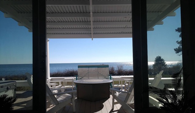 Chesapeake Bay and Lakefront home with Private Beach