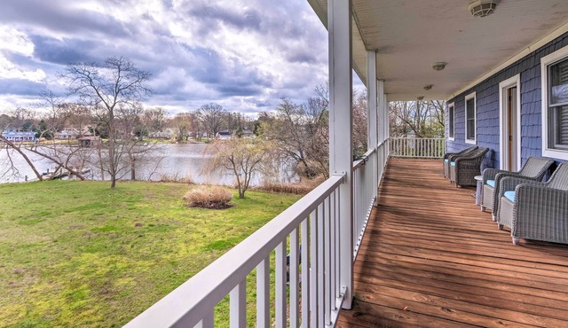 Chesapeake Bay Home: Dock, Decks & Fire Pit!