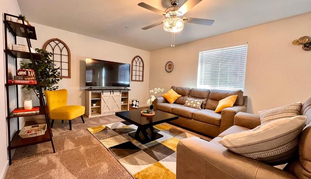 Chowchilla Lovely Home on your way to Yosemite!