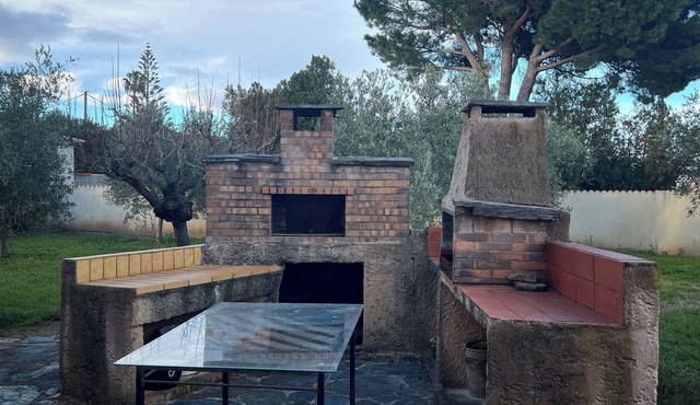 Classic elegance and timeless charm: Maison de Caractère with garden
