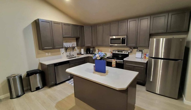 Clean Cozy Family Home near Whitworth University, park,shopping and Mt Spokane