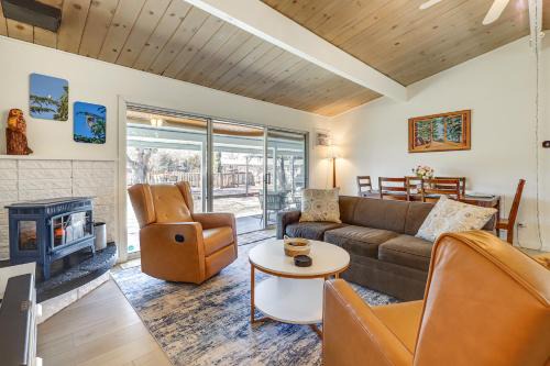 Clear Lake Gem on Canal w/Dock: Dogs Welcome!