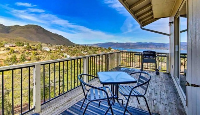 Clearvue Crest ~ Lake View Stunner in Wine Country