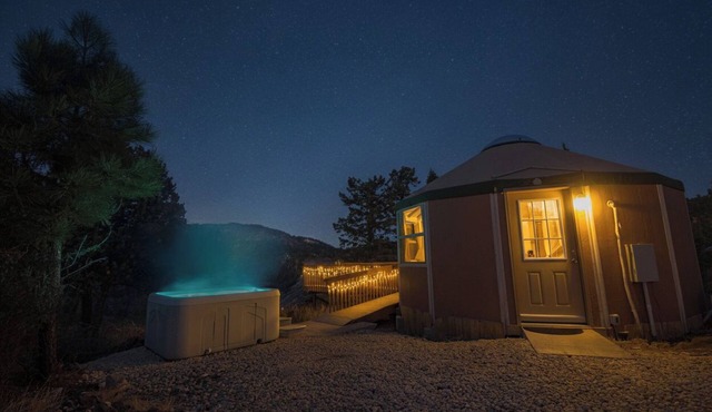 Clifftop Mountain View Yurt. Hot Tub. Between Zion/Bryce #2