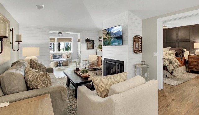 Coastal Farmhouse. Incredible Renovation. Nicest Decor on the Island! $250 Beach Gear Credit Avail