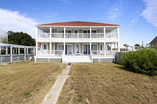 Coastal Home with Dock, Pier and Waterfront Views in Norfolk, Virginia