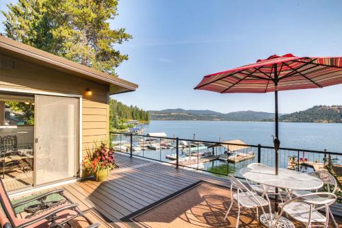 Coeur d'Alene, Idaho Lake House w/Beautiful Views!