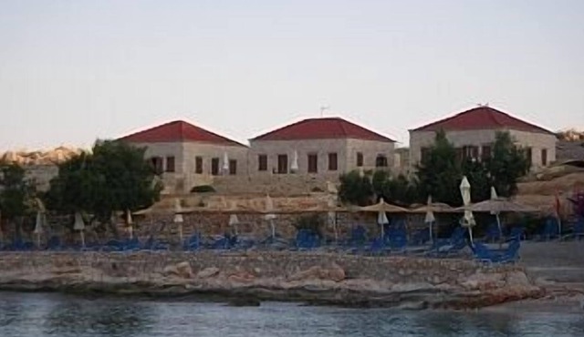 Cohili Villa - Lovely Beachfront Stonebuilt Villa